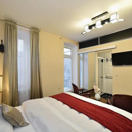 Luxury Center Apartment *